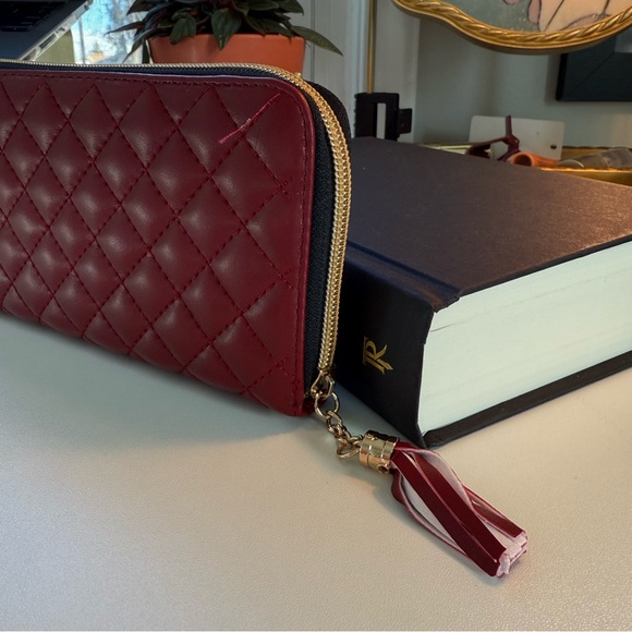 Quilted Red Wallet - Picture 3 of 11